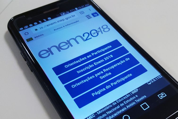 As inscrições para o Enem 2018 são feitas pela internet. (Foto: Marcello Casal Jr./Agência Brasil)