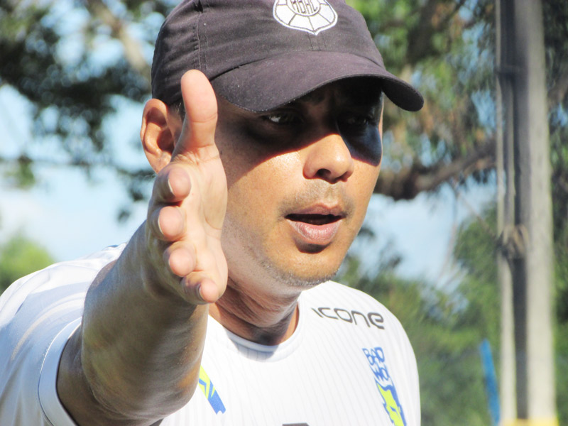 Treinador Erich Bonfim pediu para deixar o Rio Branco (Foto: Thalisson Bandeira / Rio Branco )