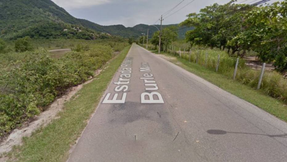 Estrada onde os policiais foram encontrados mortos no Rio de Janeiro. (Foto: Reprodução/Google )