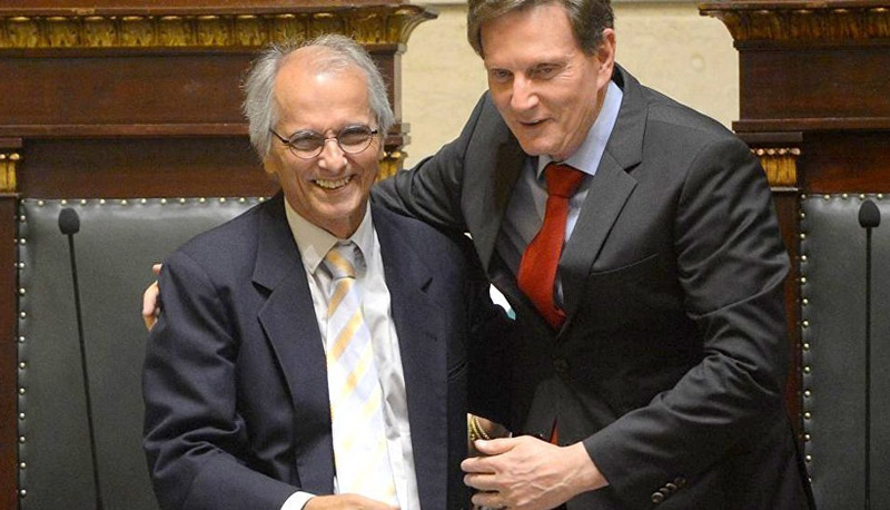 Fernando Mac Dowell, ao lado do prefeito Marcelo Crivella (Foto: Fernando Frazão/Agência Brasil)