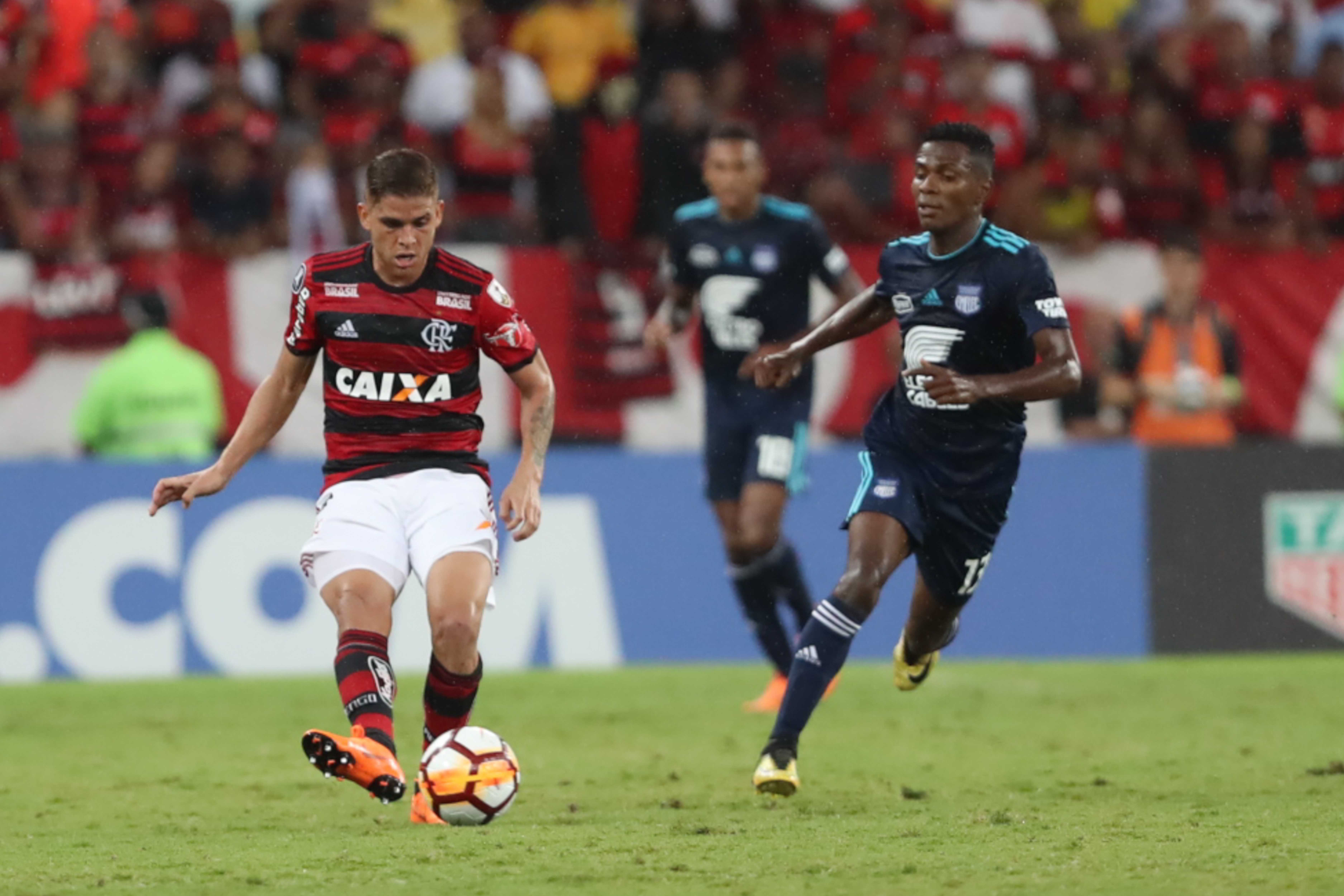 Cuéllar está jogando um bolão (Foto: Gilvan de Souza/Flamengo)