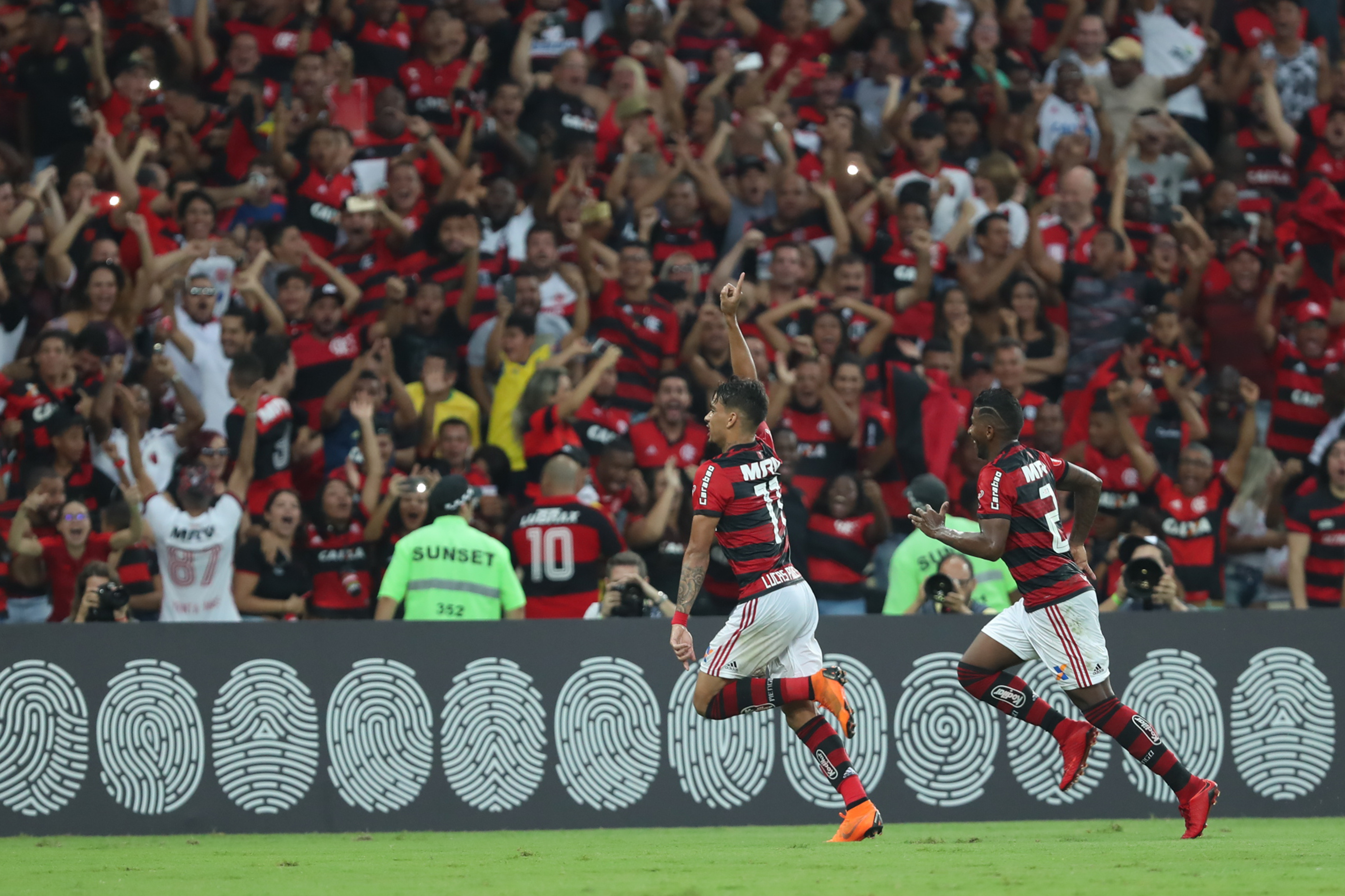 Gol do Paquetá e Fla de bem com a torcida. Foto: Gilvan de Souza/Flamengo