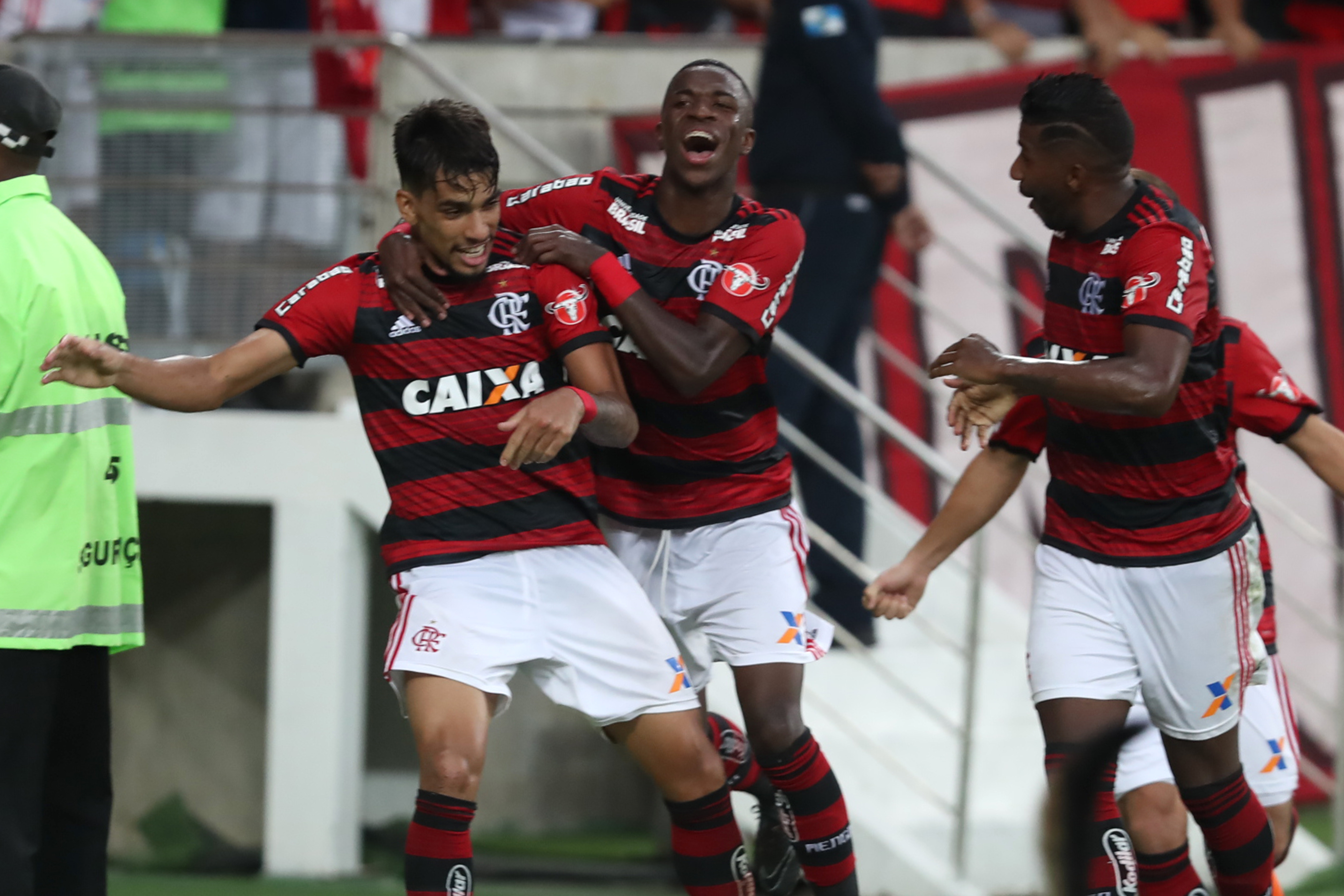 Paquet e, Vinicius Júnior: toque diferente do Fla. Foto: Gilvan de Souza/Flamengo