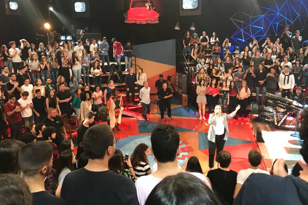 Ivete Sangalo se emociona ao participar do Altas Horas (Foto: )
