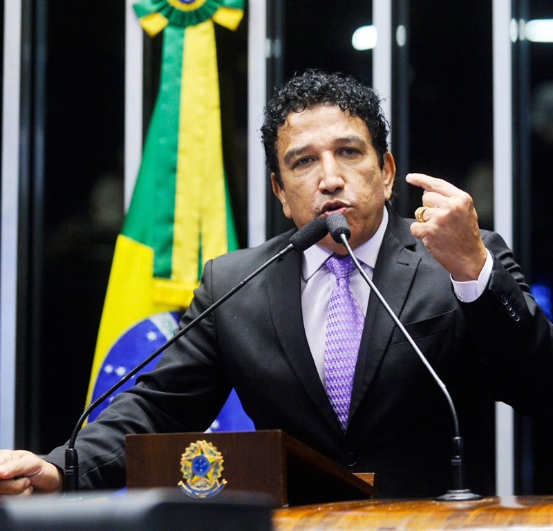 Magno Malta, presidente da comissão, convocou o casal de pastores (Foto: Moreira Mariz/Agência Senado)