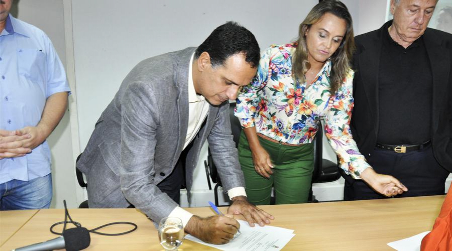 Neymara Carvalho tomou posse no cargo nesta quarta-feira (Foto: Pedro Lodi/PMVV)