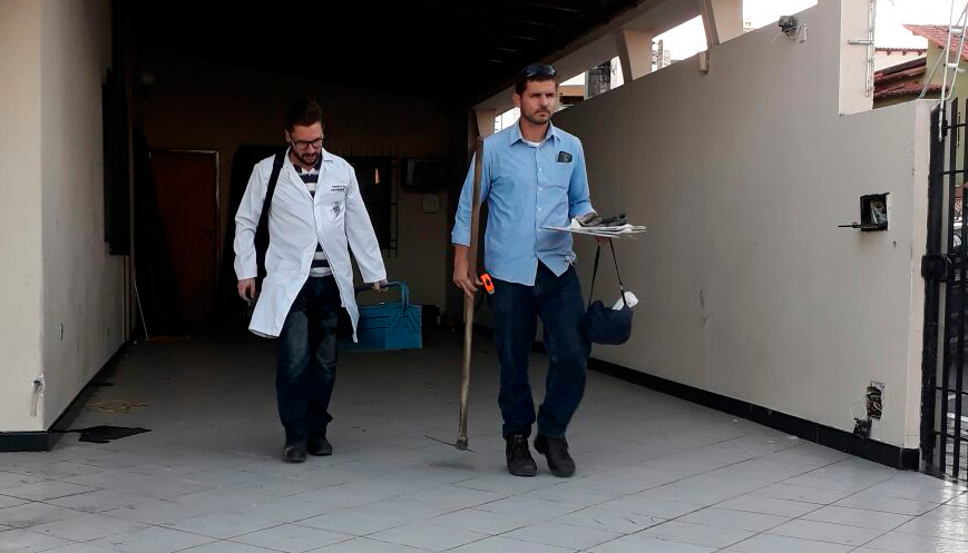 Nova perícia foi realizada na casa dos pastores nesta sexta-feira (Foto: Wilton Júnior/AT)