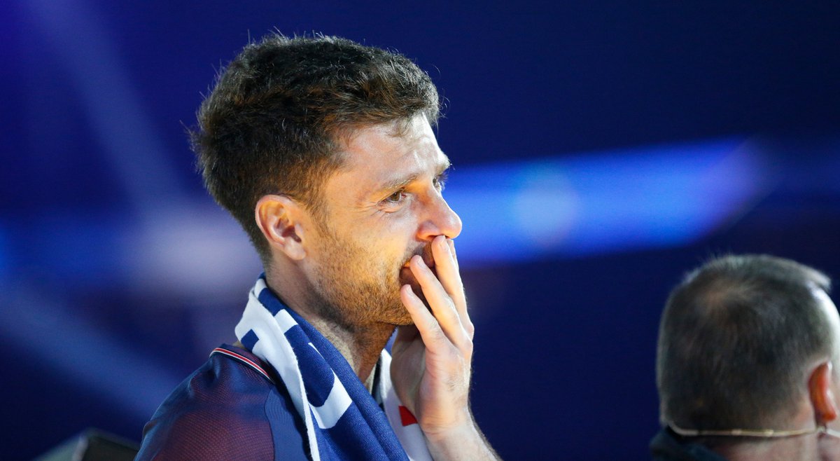 Thiago Motta se despediu do PSG. (Foto: Reprodução/Twitter/PSG)