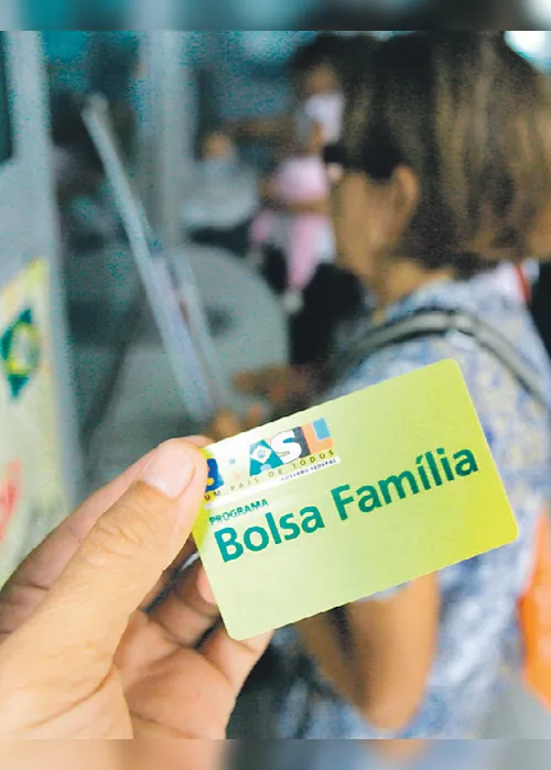 Imagem ilustrativa da imagem Governo vai reformular Bolsa Família e destinar benefício a jovens e crianças