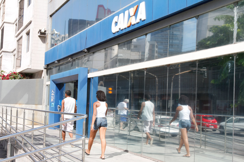Agência da Caixa Econômica em Vitória (Foto: Rodrigo Gavini/AT)