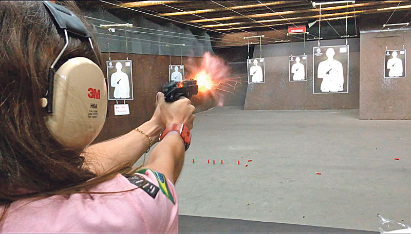 Contadora, de 33 anos, fez o curso junto com o marido. Eles buscaram segurança para fazer o curso (Foto: Acervo Pessoal)