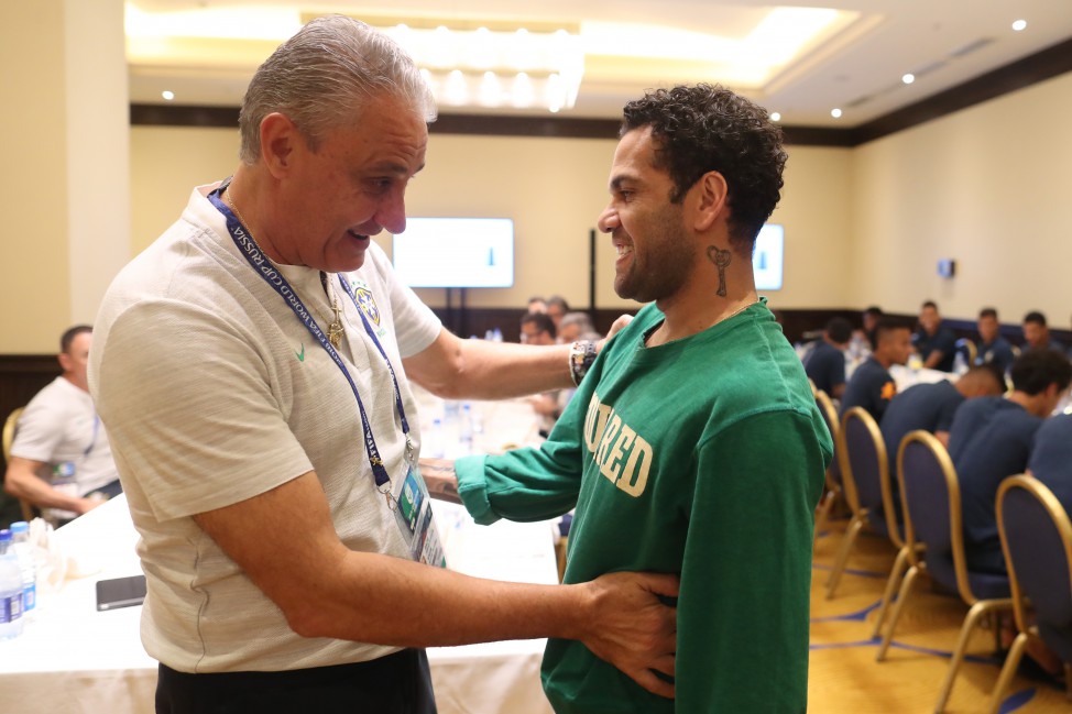 Antes da lesão, Daniel Alves era presença certa na lista de convocados de Tite. (Foto: Lucas Figueiredo/CBF)