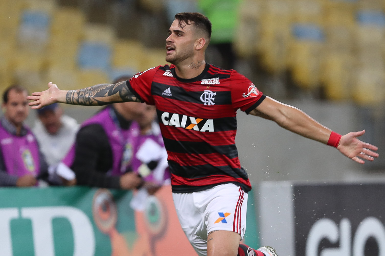 Vizeu comemora gol da vitória sobre o Corinthians (Foto: Gilvan de Souza/Flamengo)