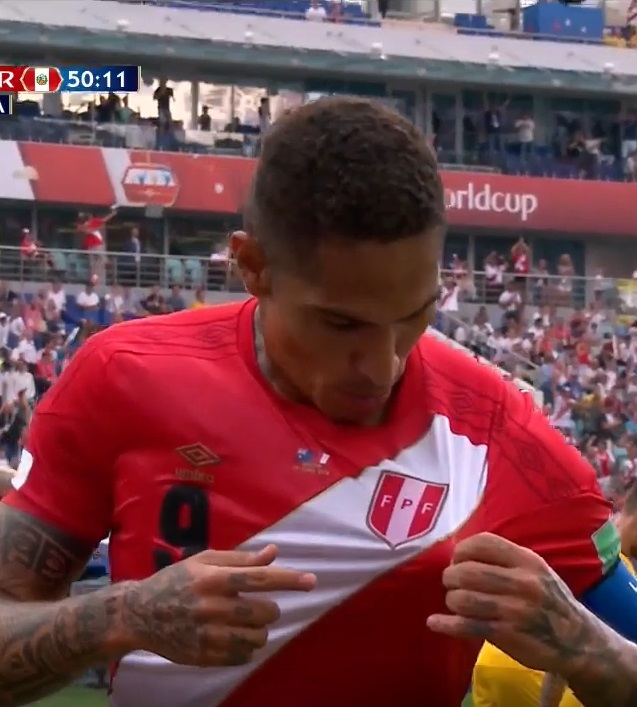 Guerrero comemora 2º gol contra Austrália, mas seleções são eliminadas da Copa. (Foto: Reprodução )