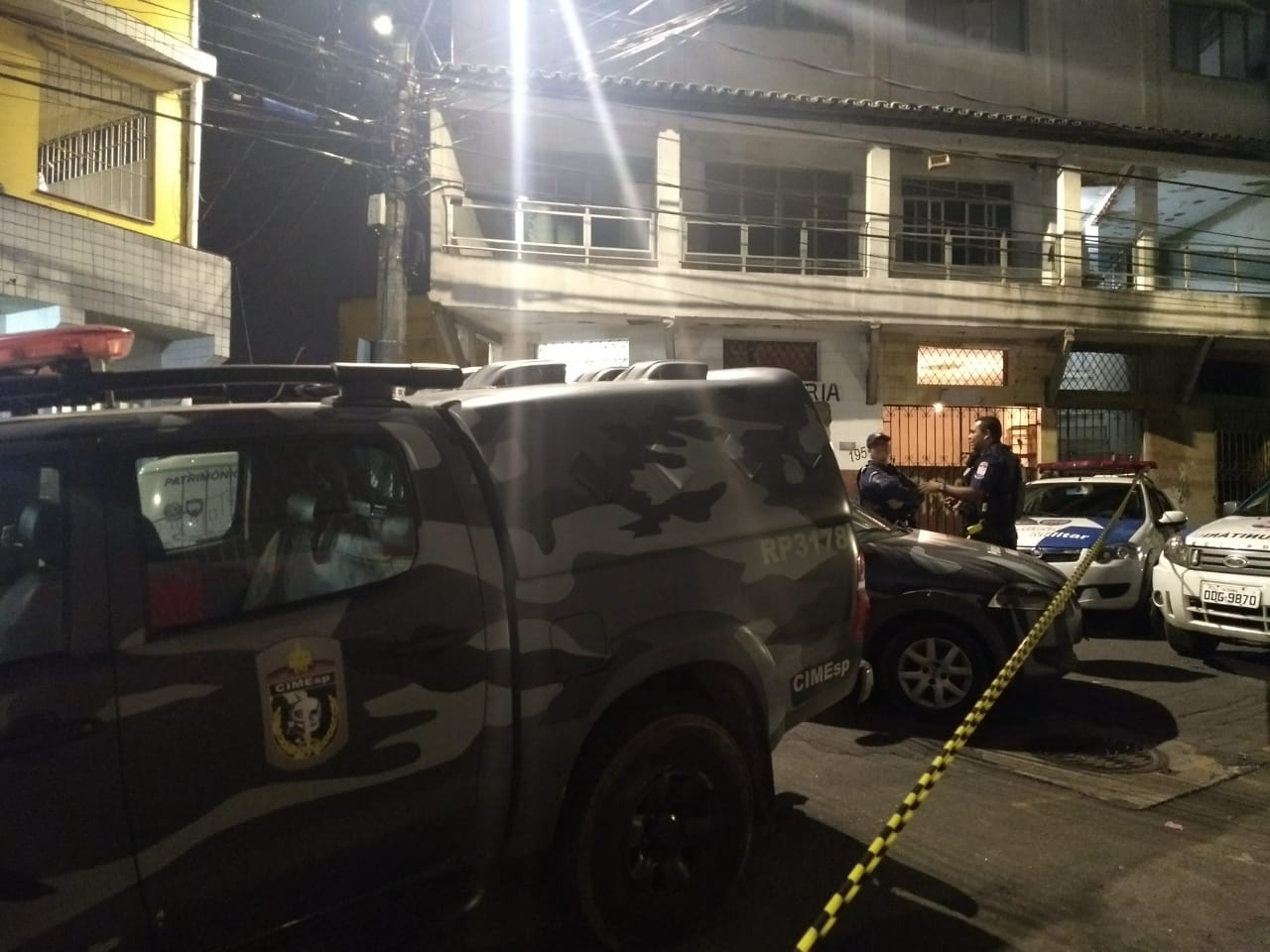 A polícia isolou a área no bairro Santa Martha. (Foto: Tais de Hollanda)