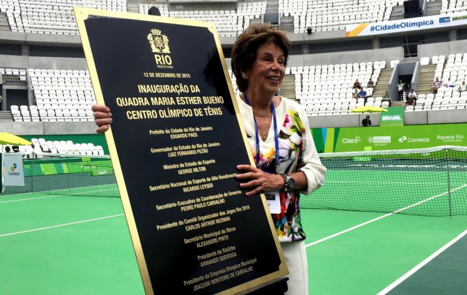 Maria Esther Bueno inaugura quadra no Centro Olímpico de Tênis, no Rio (Foto: Rio2016/Divulgação)