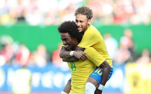 Willian e Neymar na Seleção (Foto: Lucas Figueiredo/CBF)