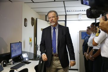 O ministro da Segurança Pública, Raul Jungmann, participa de palestra sobre o Sistema de Gerenciamento da Amazônia Azul, da Marinha, no Comando de Operações Navais. (Foto: Fernando Frazão/Agência Brasil)