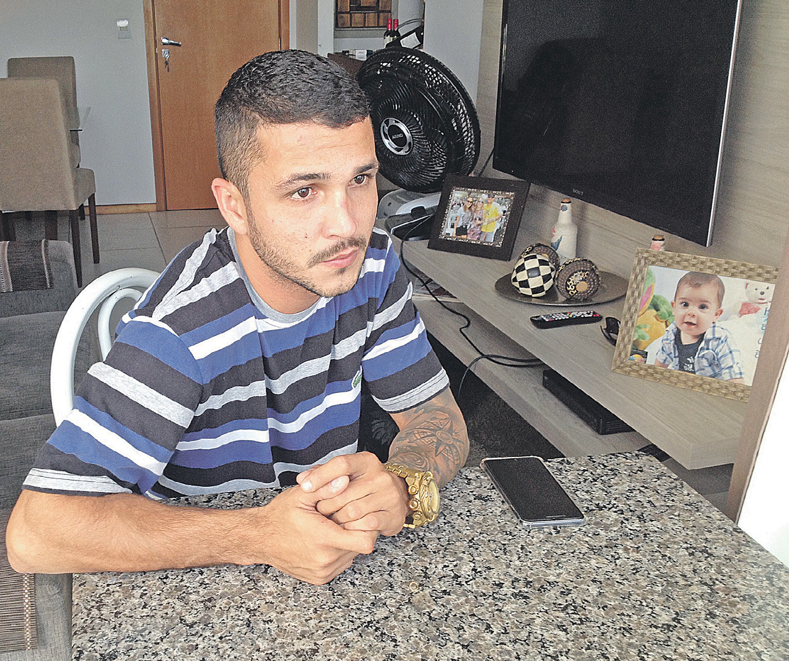 Rainy Butkovsky disse que seu coração ficou confortável ao saber da prisão da ex-mulher Juliana Sales. (Foto: Kananda Natielly)