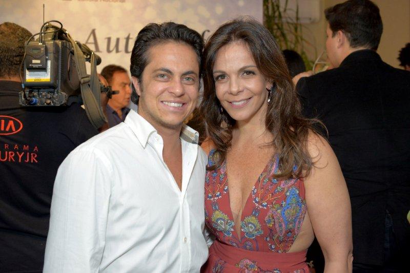 Thammy e a tia Sula: visões conservadoras geraram atritos entre as duas (Foto: Divulgação)