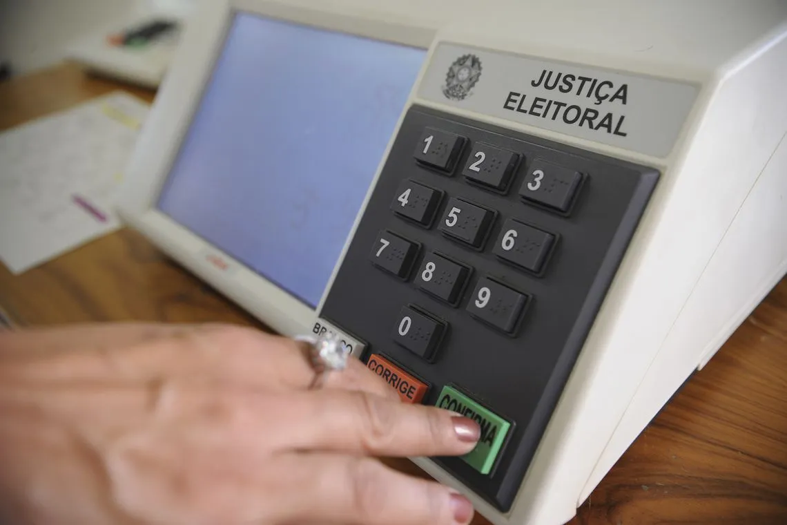 Imagem ilustrativa da imagem Mudança em leis podem liberar 11.607 condenados para disputar eleição