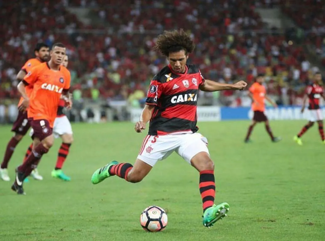 Imagem ilustrativa da imagem Jorge Jesus rasga elogios a Arão e manda recado após marca pelo Flamengo