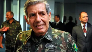 Imagem ilustrativa da imagem General atua para manter  União da direita