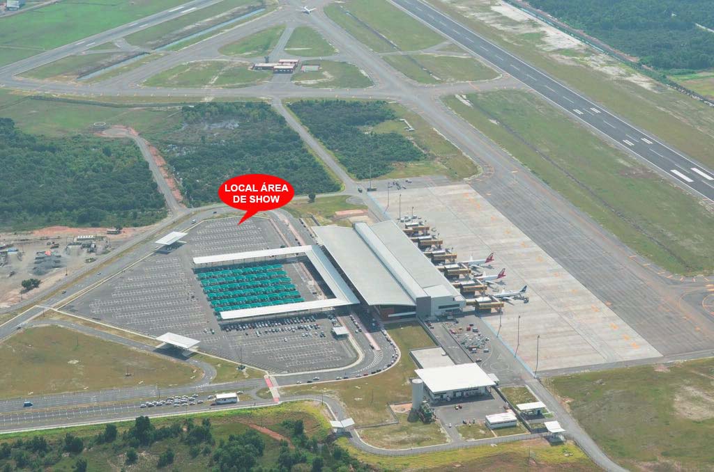 Terminal do novo aeroporto e a área onde será instalada a casa de shows (ao lado), com vista para o Mestre Álvaro (Foto: Divulgação)