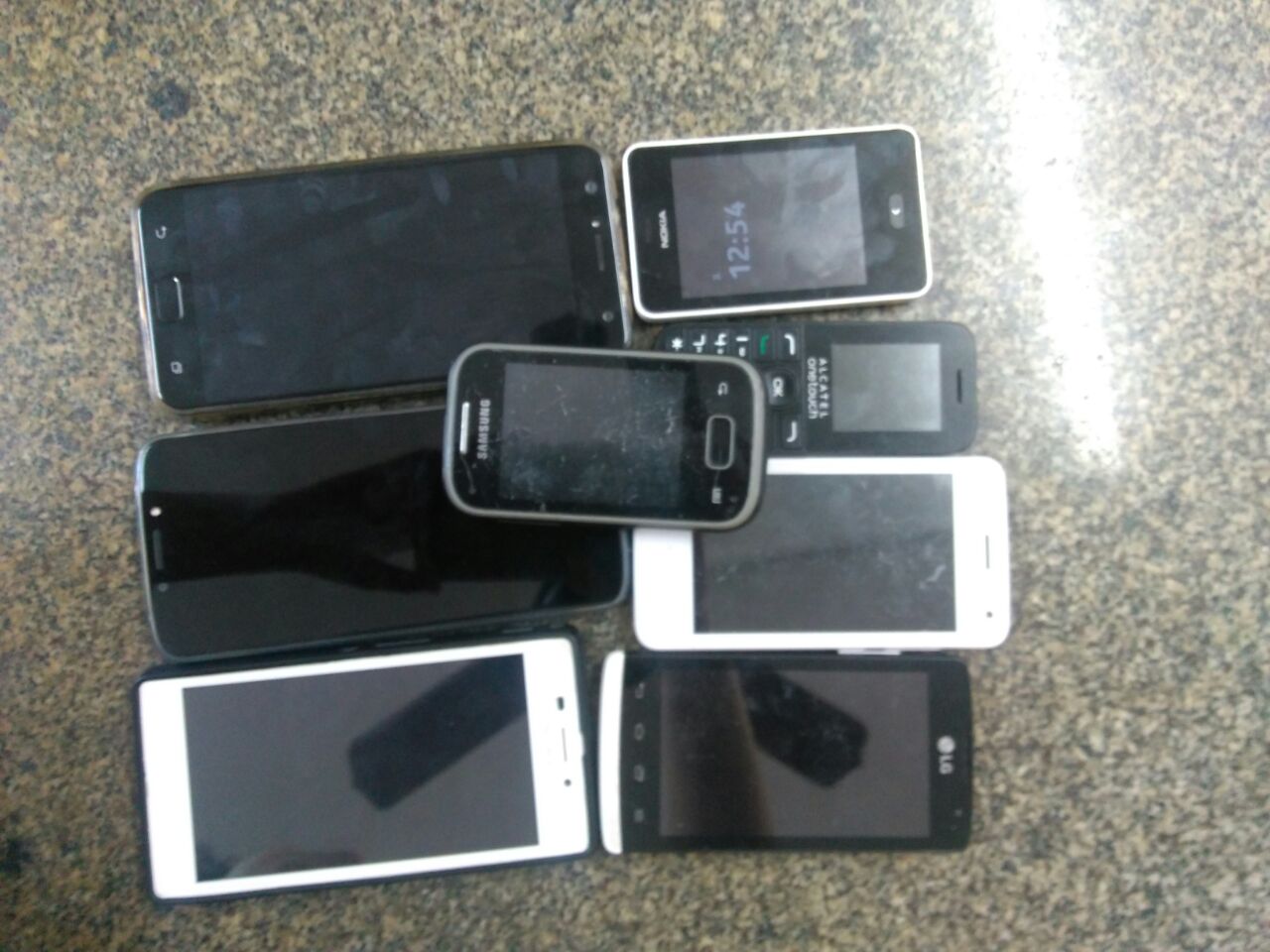 Celulares recuperados pela PM (Foto: Divulgação)