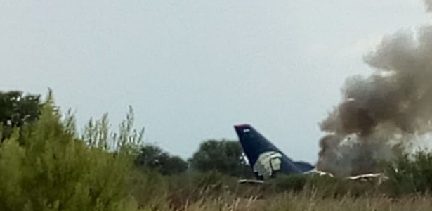 Avião da companhia Aeroméxico (Foto: Defesa Civil de Durango)