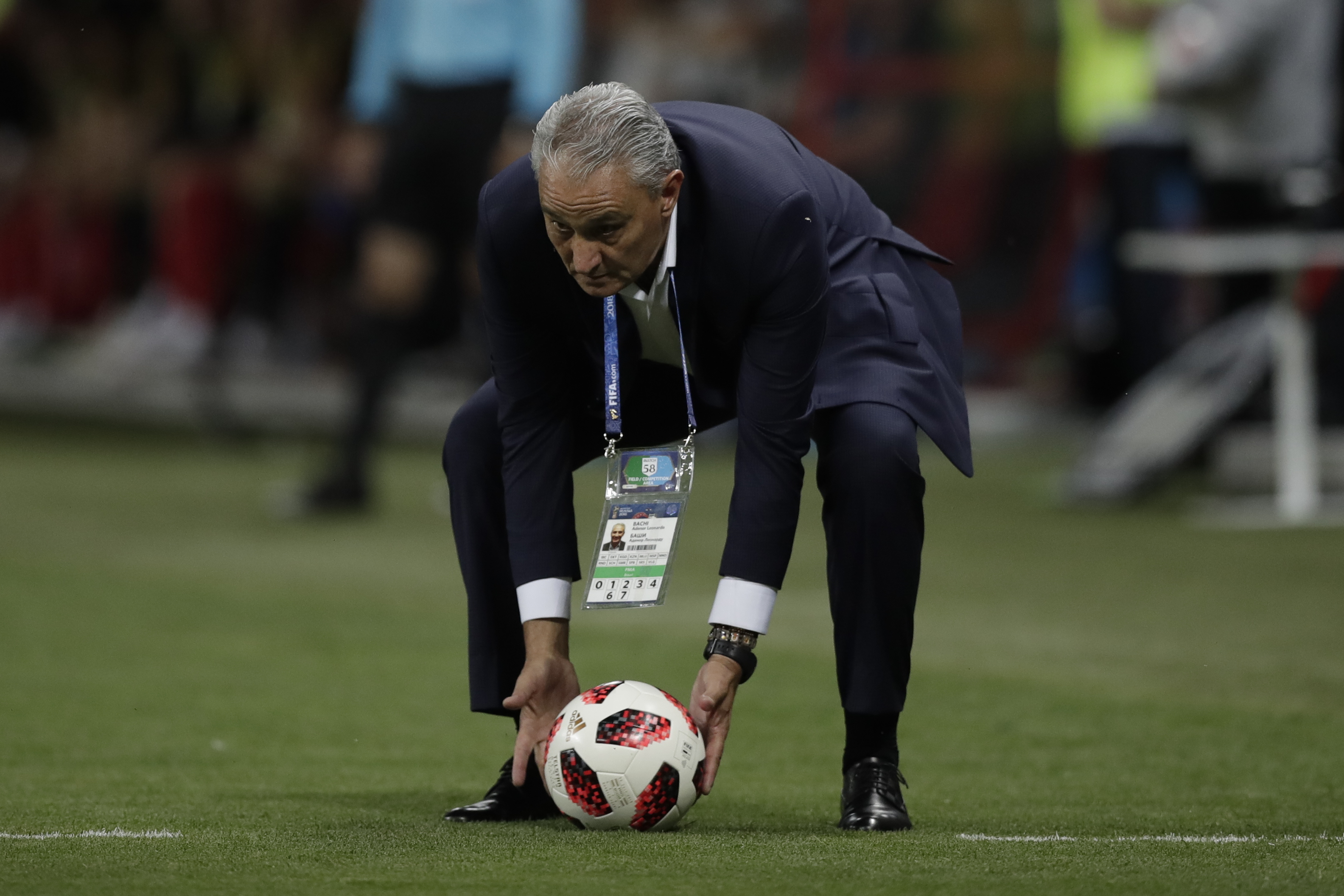 Tite durante jogo contra a Bélgica (Foto: André Mourão/Mowa Press)