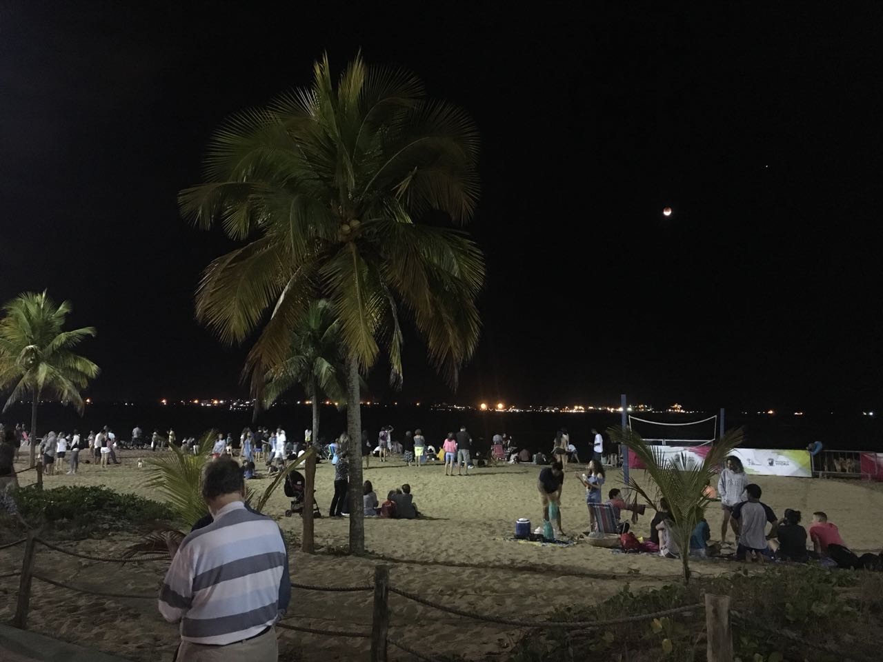 Praia de Camburi, em Vitória. (Foto: Izzy Altoé)