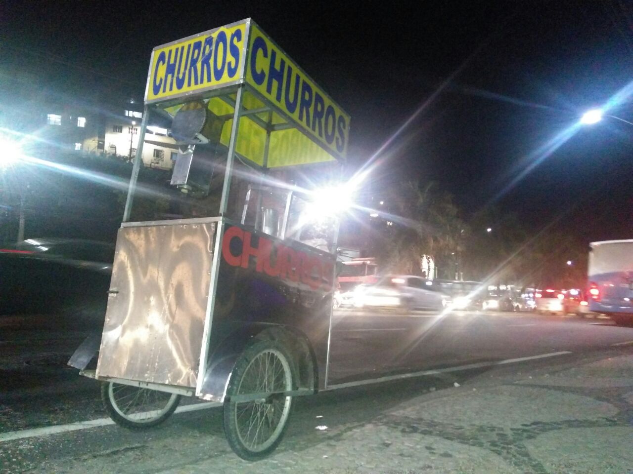 Carrinho de churros da vítima (Foto: Taís de Hollanda)