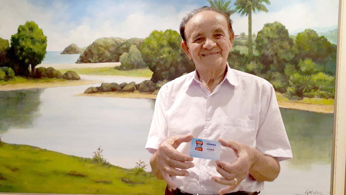 Oscar Benedicto Lopes Loureiro, 86 anos, foi um dos ganhadores do vale-compra (Foto: Larissa Maestri)