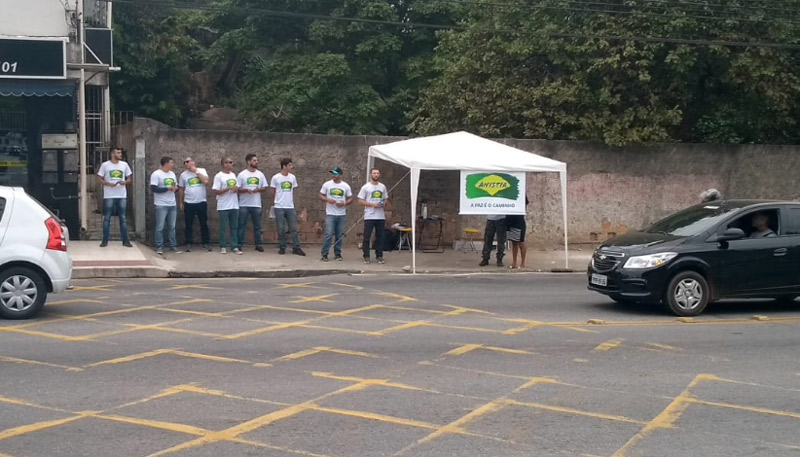 Movimento em prol da anistia dos policiais foi realizado próximo ao Quartel de Maruípe, em Vitória (Foto: Leone Oliveira/AT)