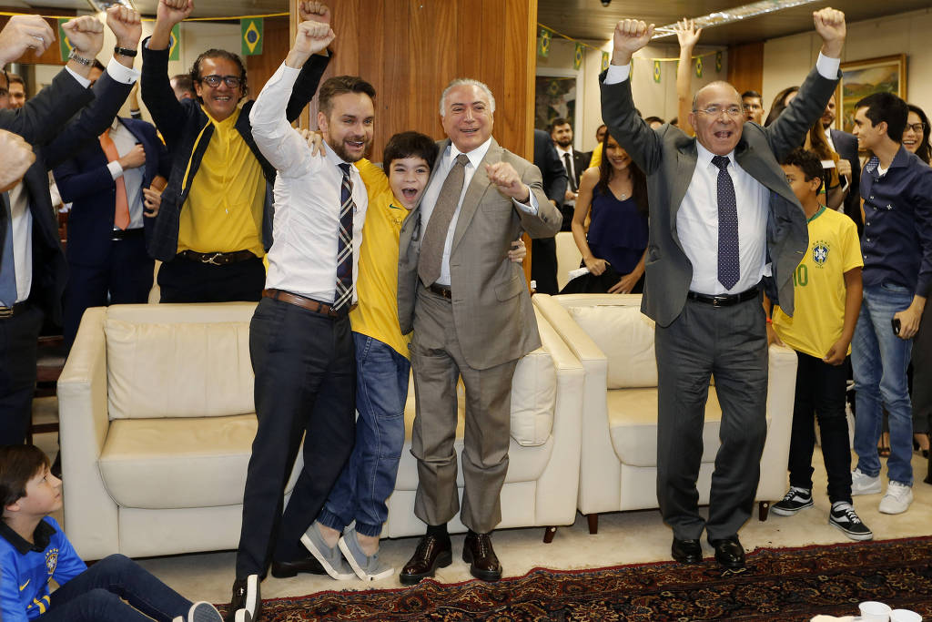 Presidente Michel Temer durante o jogo do Brasil contra o México na Copa do Mundo. (Foto: Cesar Itiberê/Presidência da República 02/07/2018)