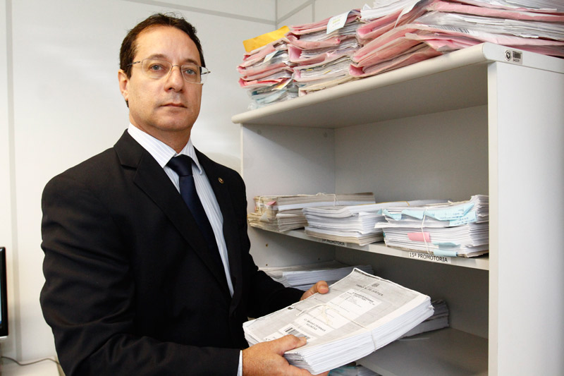 Promotor Sérgio Alves afirmou que pessoas de todas as classes sociais têm entrado para o mundo do crime (Foto: Antonio Cosme)
