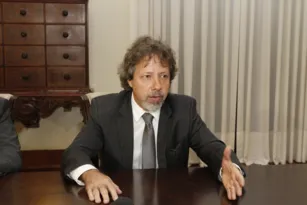 Imagem ilustrativa da imagem Teste de fogo para Aridelmo