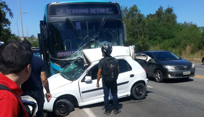 Acidente foi registrado na tarde desta sexta-feira (Foto: Divulgação / WhatsApp)