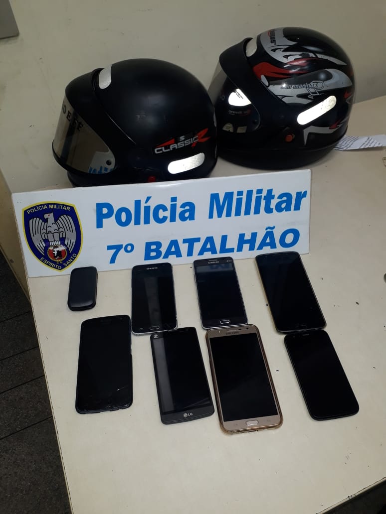 Na delegacia, cinco vítimas conseguiram recuperar seus pertences.