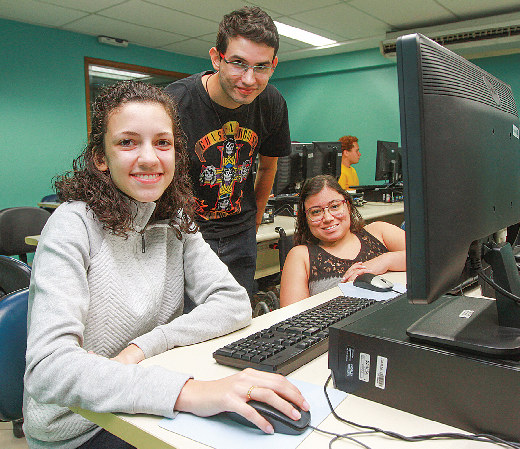 Carolina, Moacyr e Ana Clara estão empolgados com a oportunidade. (Foto: Dayana Souza)