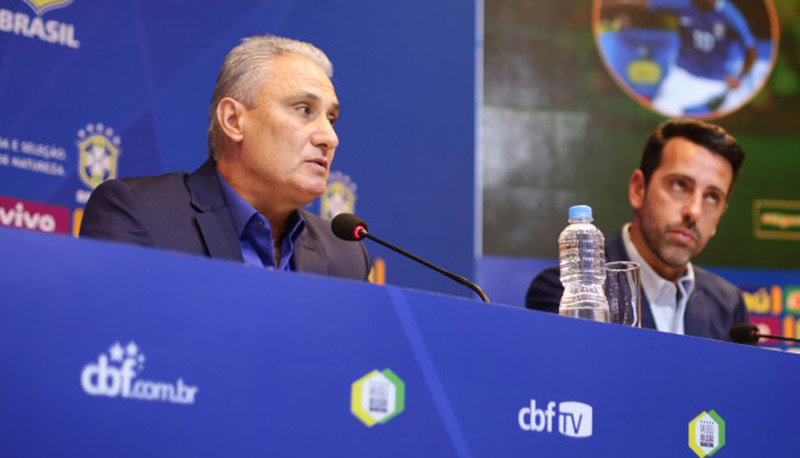 Tite, ao lado do coordenador de seleções, Edu Gaspar (Foto: Lucas Figueiredo/CBF)
