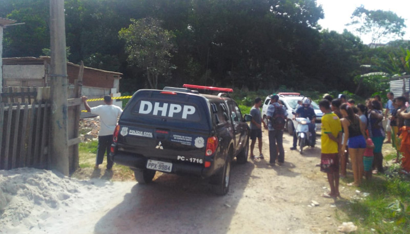 Uma equipe da Polícia Civil esteve no local e irá investigar o caso (Foto: Jéssica Cardoso / AT)
