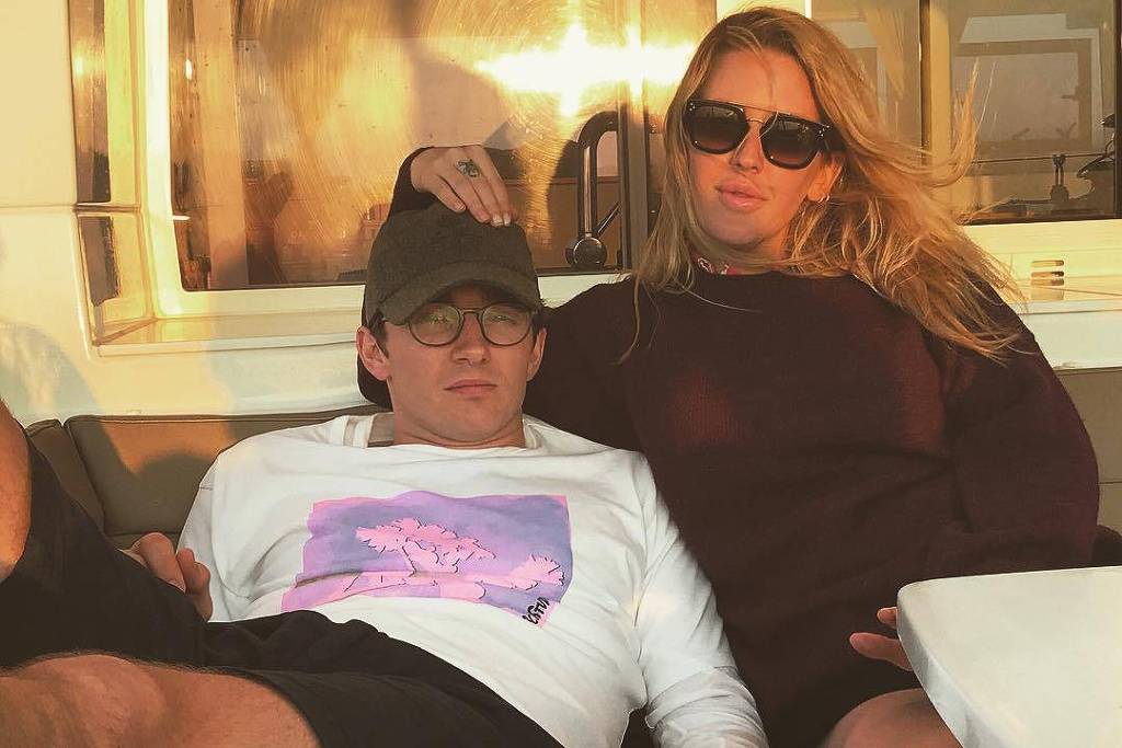 Ellie Goulding e o agora noivo Caspar Jopling. (Foto: Reprodução/Instagram)