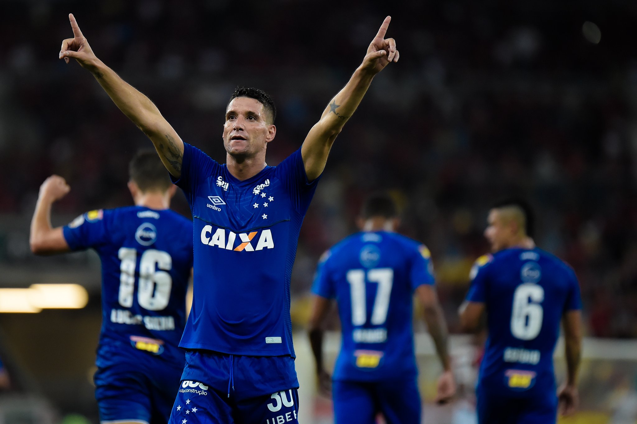 Thiago Neves pelo Cruzeiro (Foto: Cruzeiro/Divulgação)