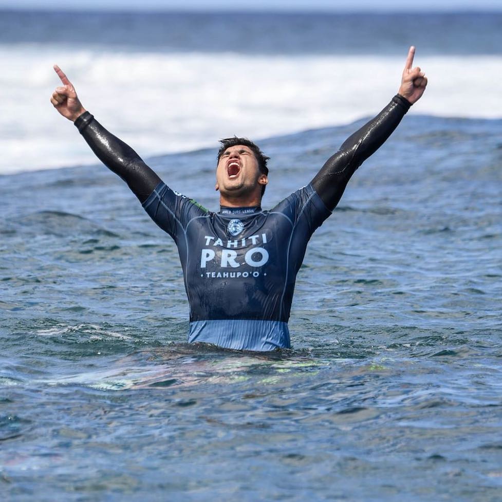 "Toda honra e toda gloria sejam dados a ti, Senhor!", escreveu Medina (Foto: Reprodução/ Instagram)