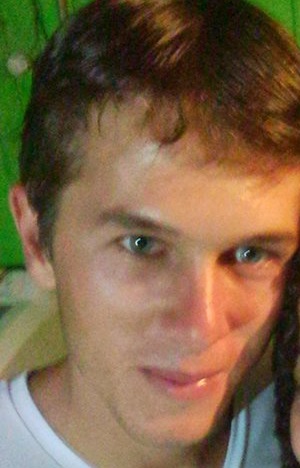 Geyniff Mattedi foi atingido nas costas. (Foto: Reprodução Facebook)