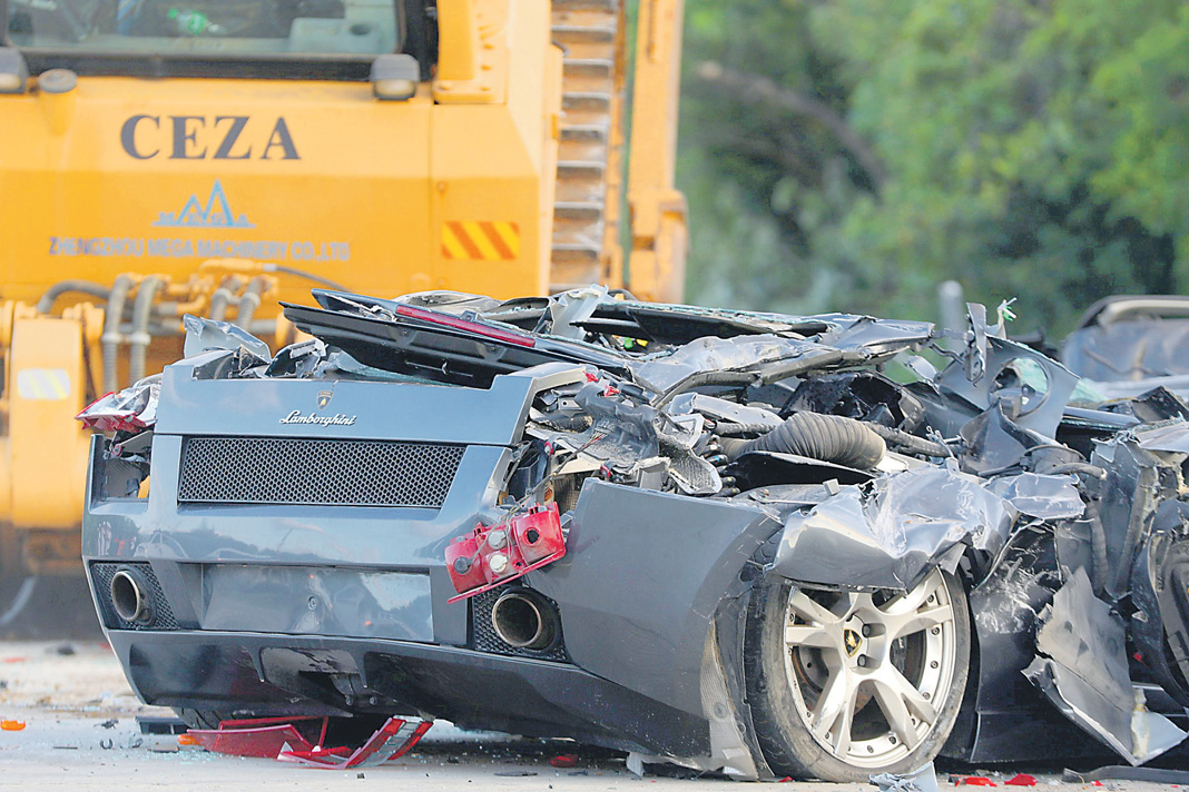 Lamborguini contrabandeado foi destruído em público pelo governo. (Foto: Robinson Ninal/Foto presidencial)