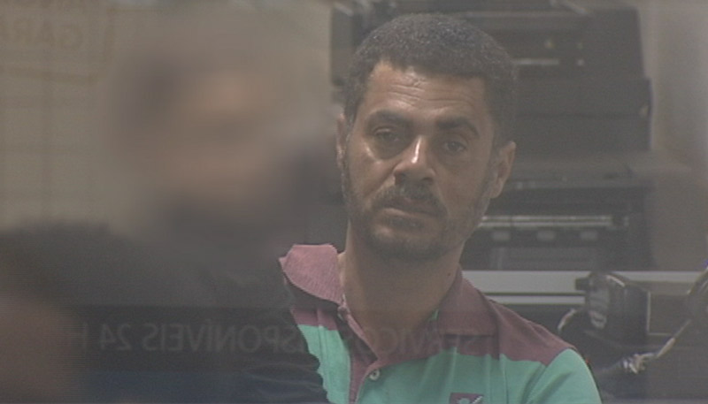 Leonardo Domingos foi levado para a Delegacia na manhã desta quarta-feira (Foto: Reprodução TV Tribuna)