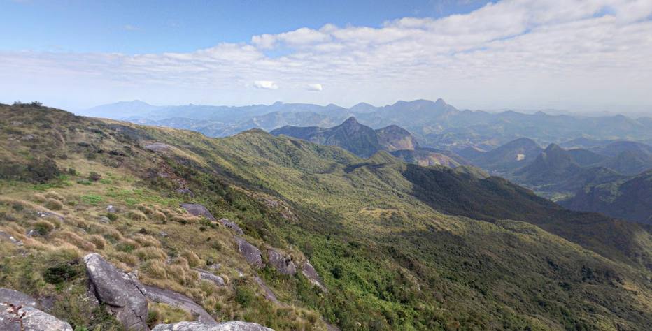 As buscas no Parque Nacional da Serra dos Órgãos começaram na sexta-feira (3) e contaram com ajuda de bombeiros de cinco unidades operacionais. (Foto: Google Street View )